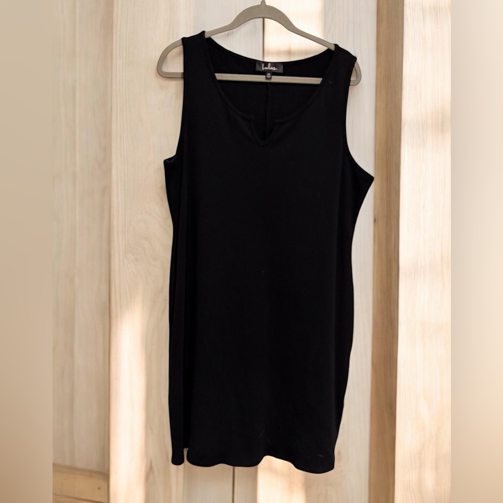 Lulu's Minimalist Black Sleeveless Midi Dress